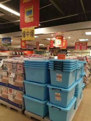 水果湖百貨爆款貨架陳列與堆碼陳列技巧解析